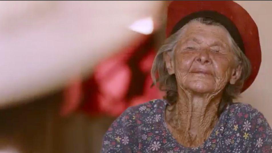 O silêncio da noite é que tem sido testemunha das minhas amarguras